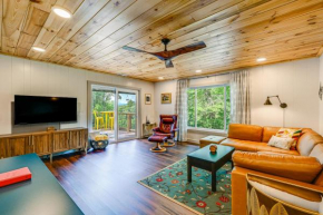 Renovated Franklin Home with Mountain-View Deck!